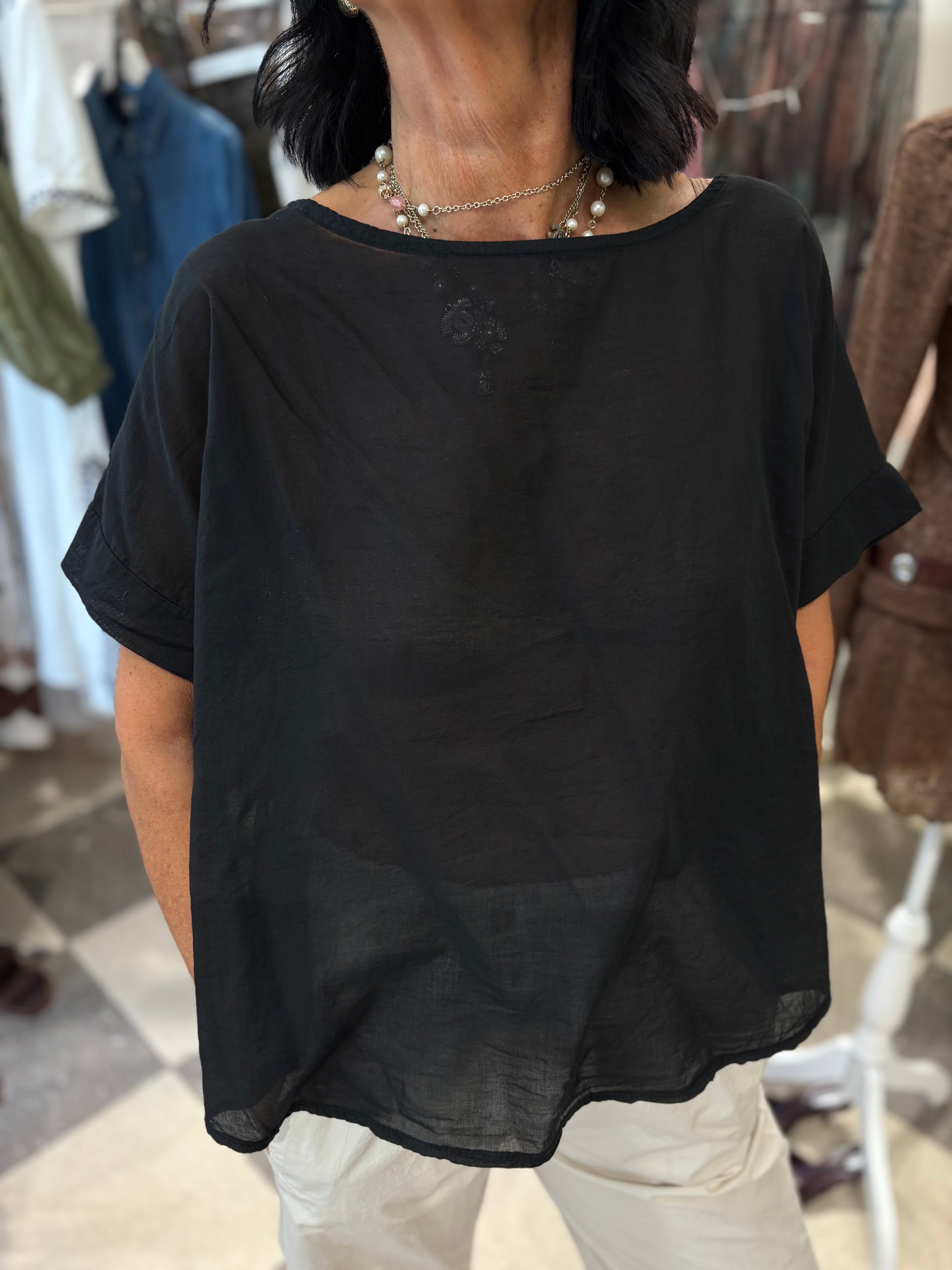 Blusa nera ultra light