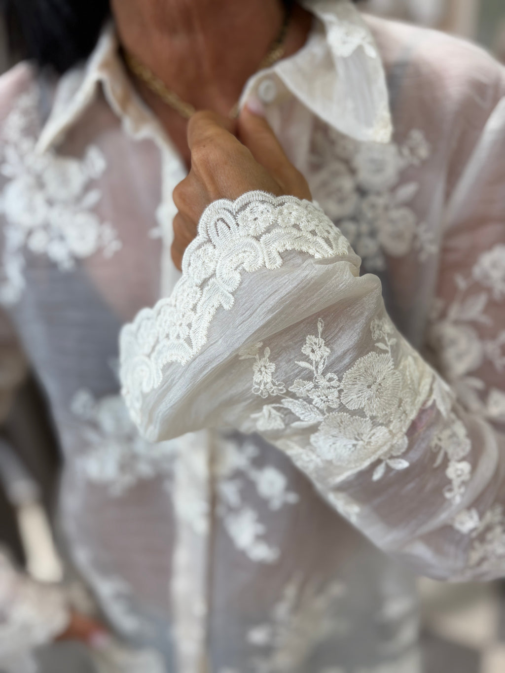 Camicia in pizzo ricamato