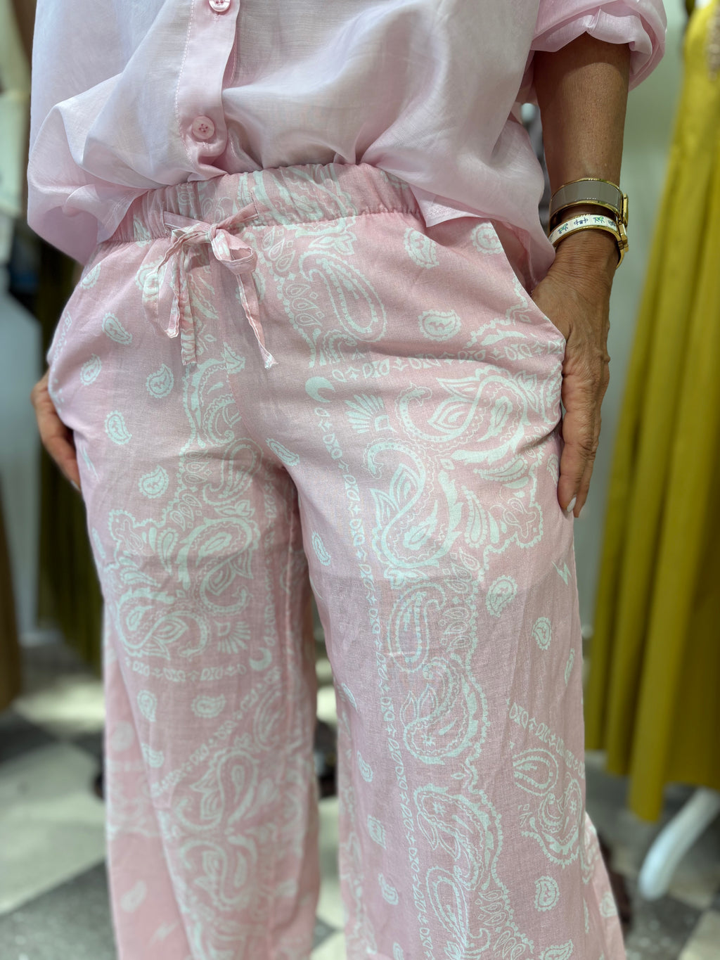 Pantalone a bandana rosa