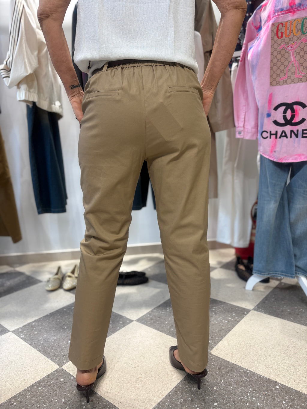 Pantalone gamba a sigaretta sabbia