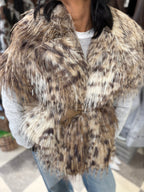 Gilet in eco-pelliccia maculata con cintura