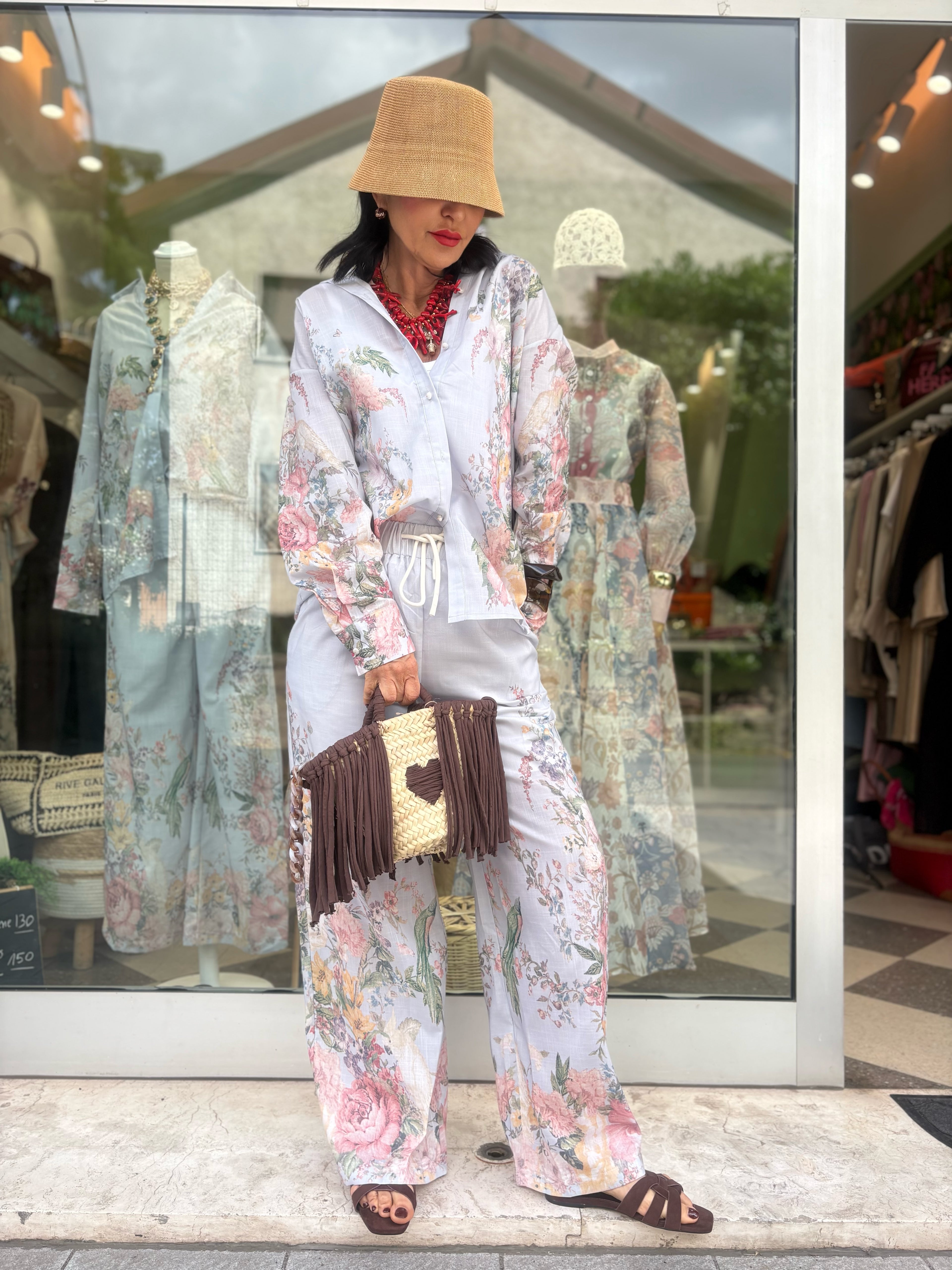 Coordinato fiori celeste polvere